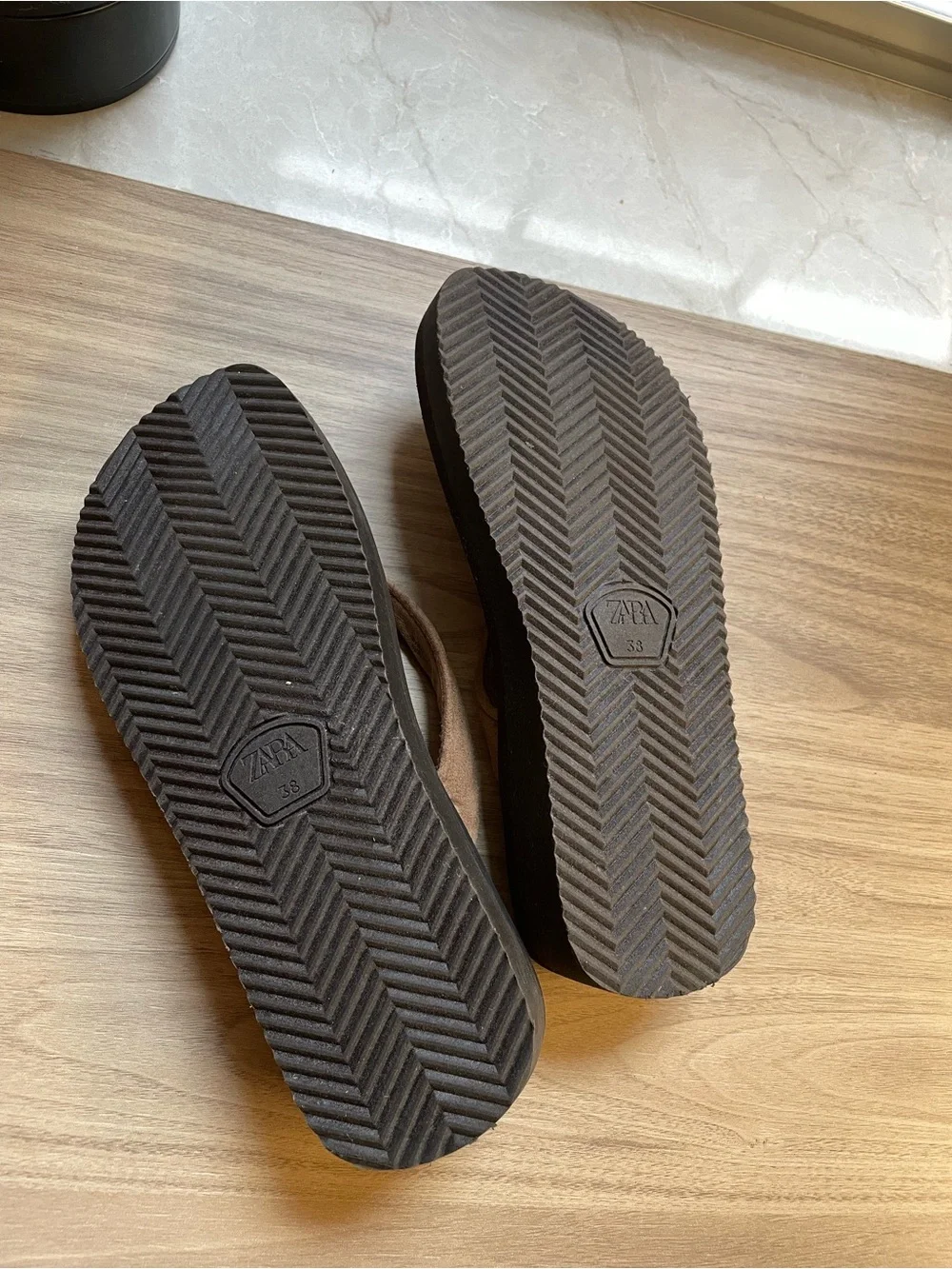 Zara Brown Suede-Style Flip Flop Sandals - Picture 3 of 3
